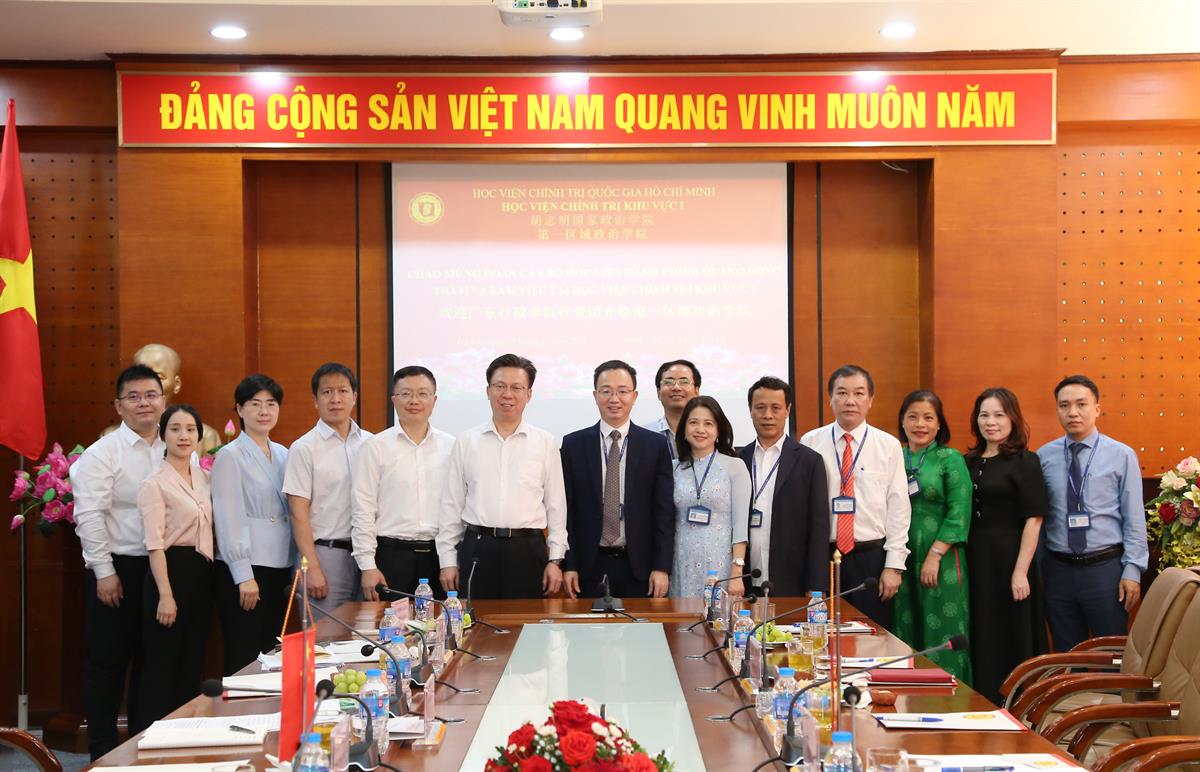 Đoàn Đại biểu Học viện Hành chính Quảng Đông, Trung Quốc thăm và làm việc tại Học viện Chính trị khu vực I