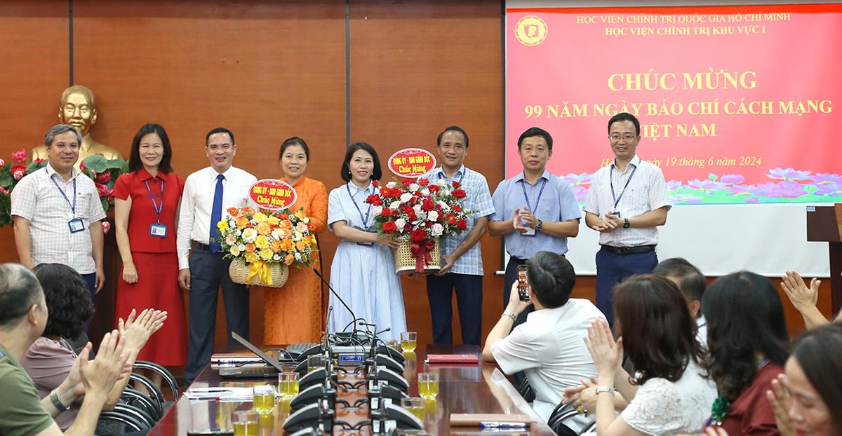 Tọa đàm “Kinh nghiệm viết bài báo khoa học đăng tạp chí trong nước và quốc tế”