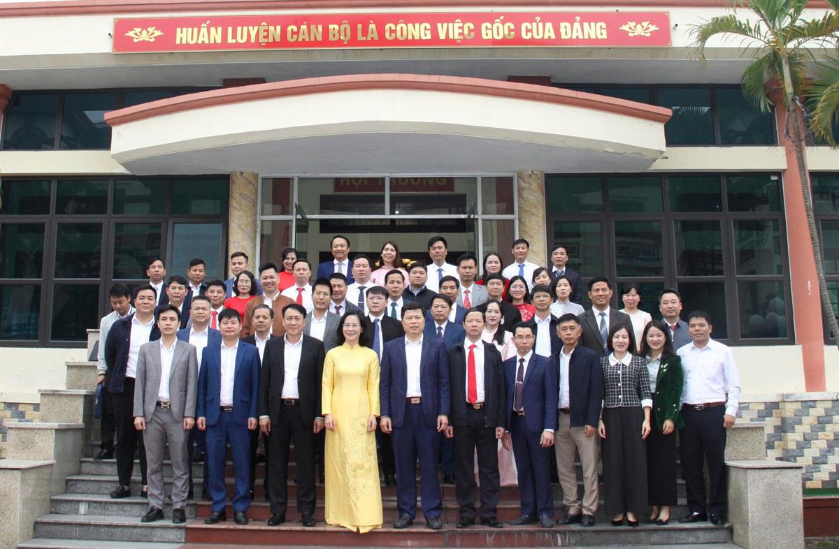 Khai giảng lớp Cao cấp lý luận chính trị hệ không tập trung K72.B11 Tỉnh ủy Hưng Yên, khóa học 2025-2027