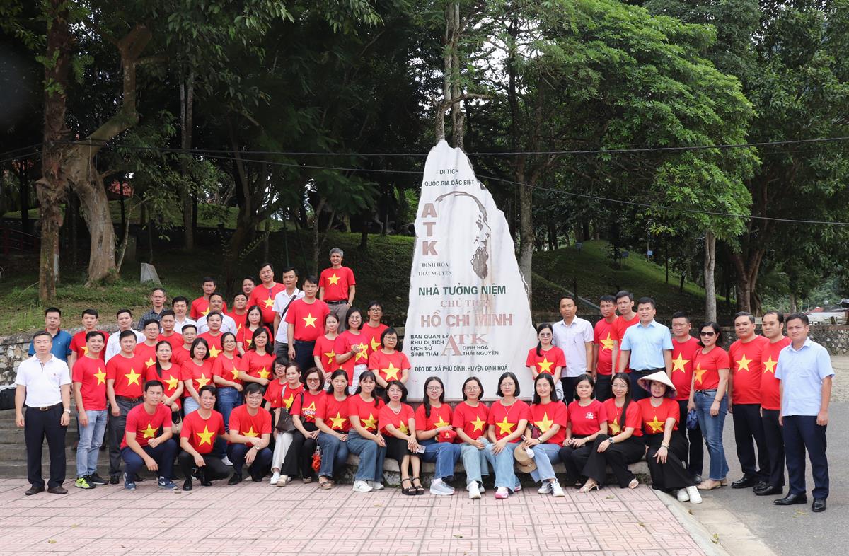  “Tuần lễ học viên” lớp Cao cấp lý luận chính trị hệ không tập trung K72.B03 Tỉnh ủy Ninh Bình, khóa học 2025-2027